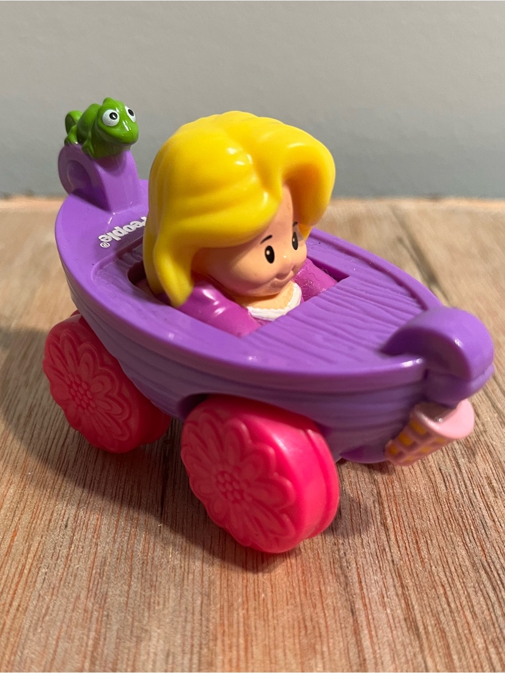 Fisher Price Little People Rapunzel Tangled Disney Princess wheelie